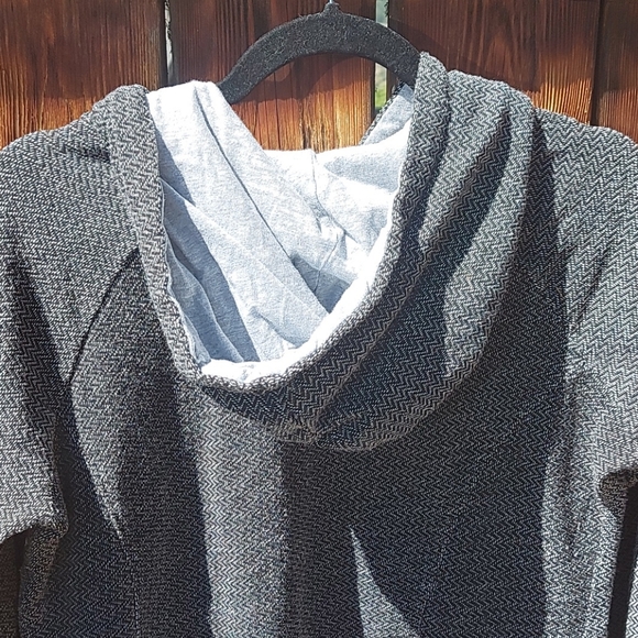 Grey pullover hoodie - Picture 7 of 9